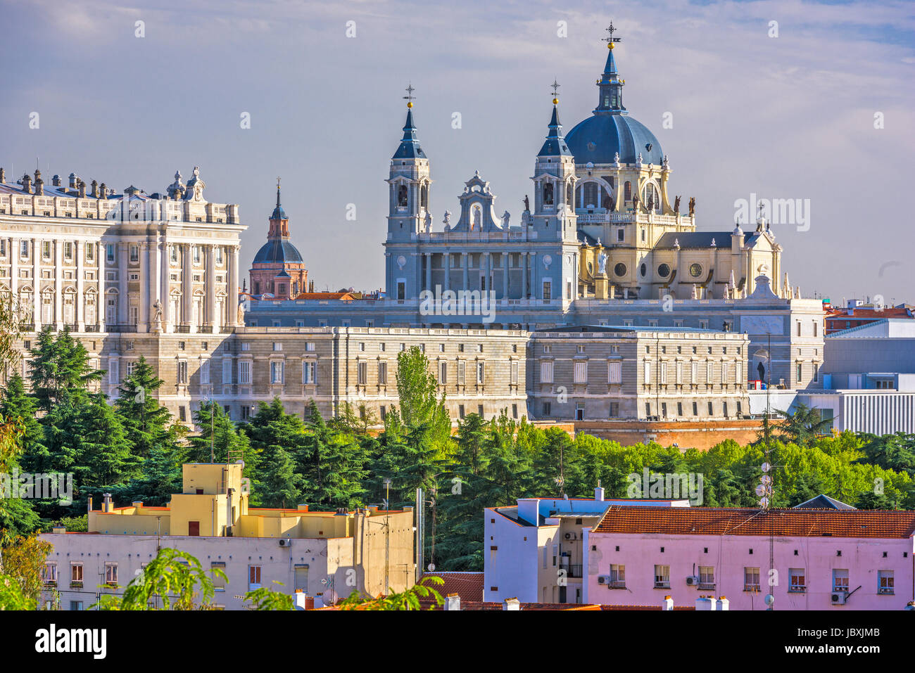 Madrid, Spagna presso la cattedrale di Almudena. Foto Stock