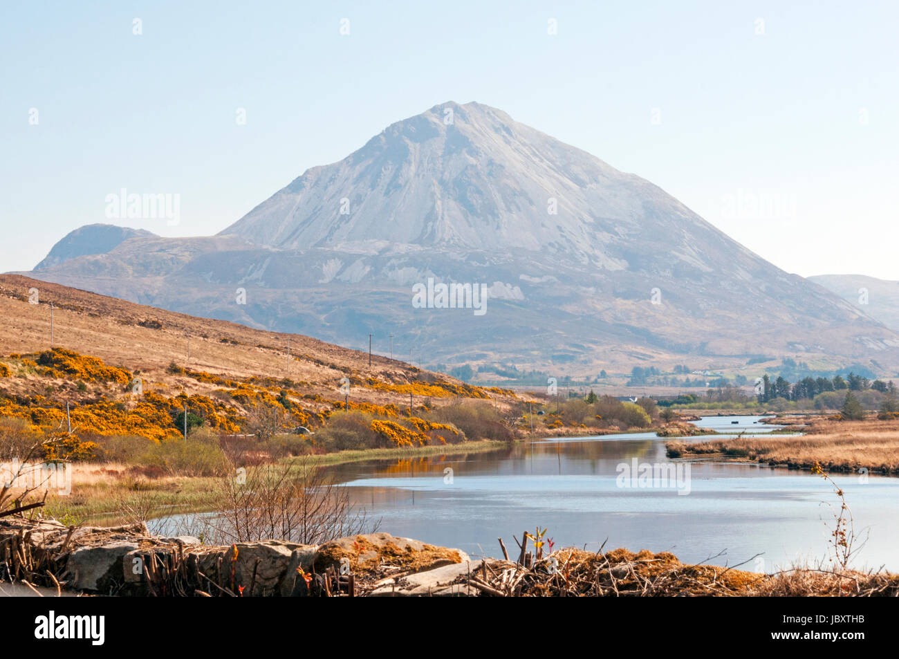 Mount Errigal dal N56, County Donegal, Irlanda Foto Stock