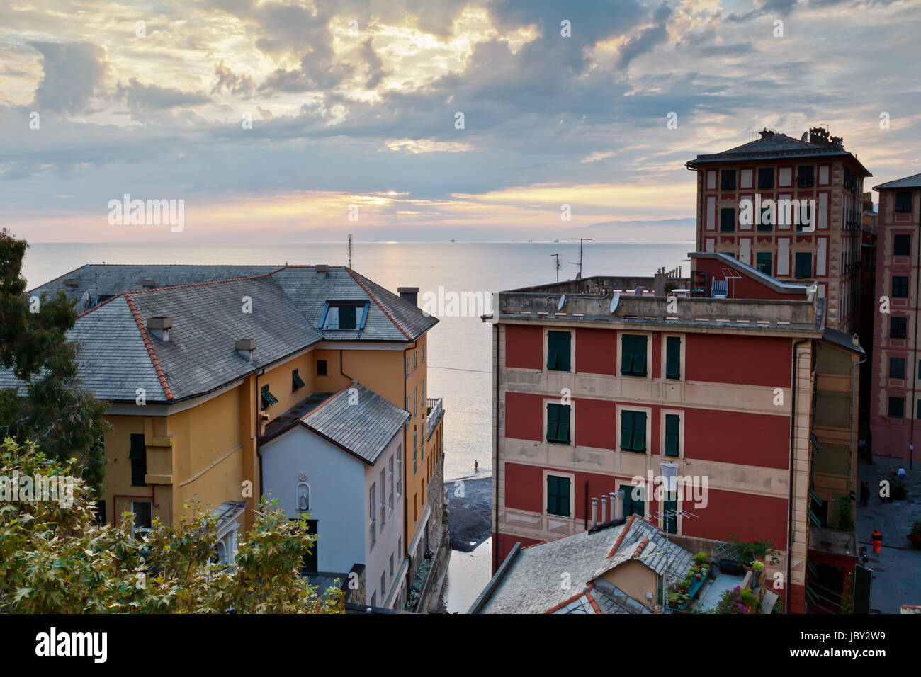 Serata nel villaggio di Camogli vicino a Genova, Italia Foto Stock