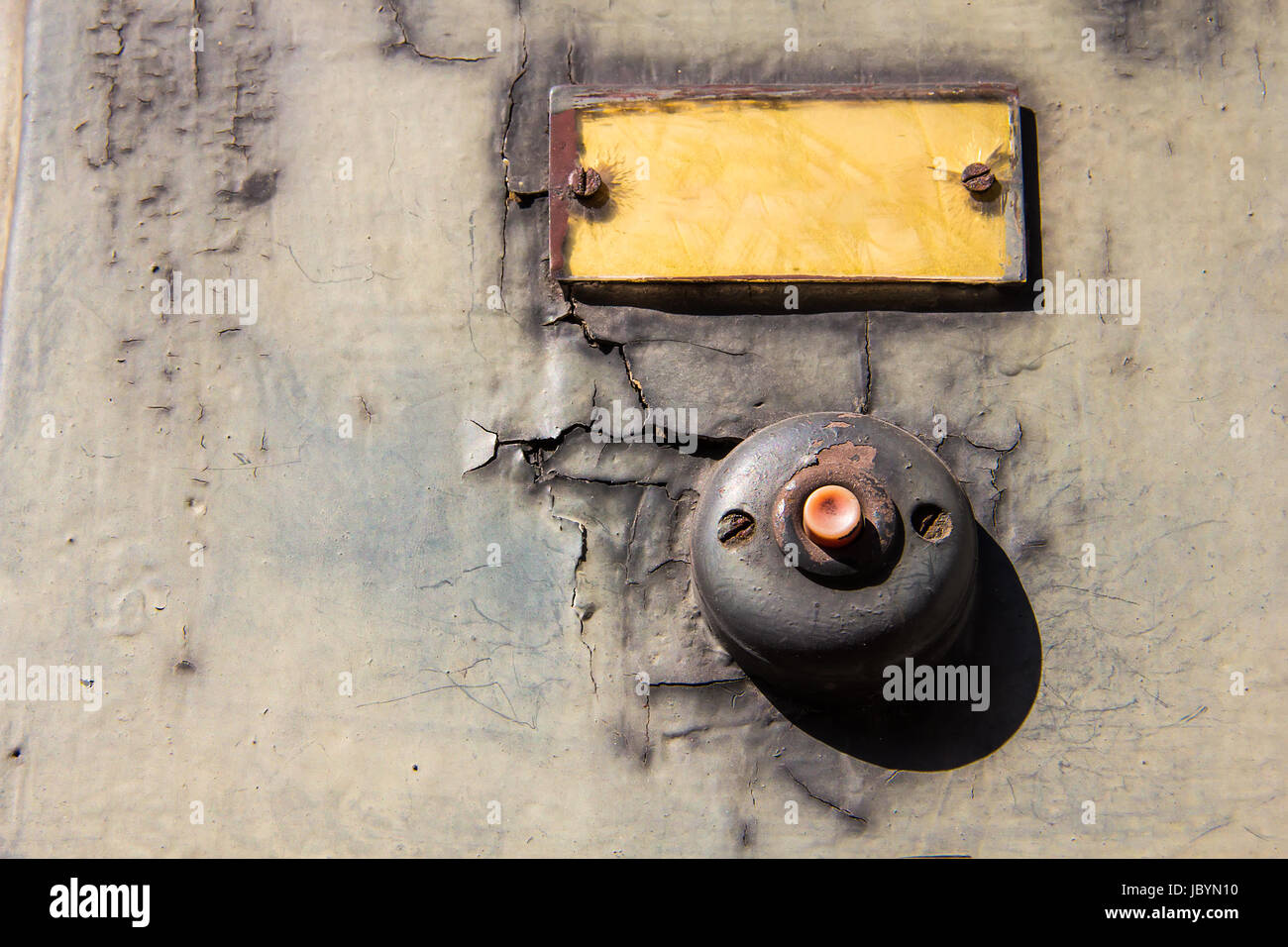 Vecchio vintage campanello pulsante sulla parete grunge Antique campanello  Foto stock - Alamy