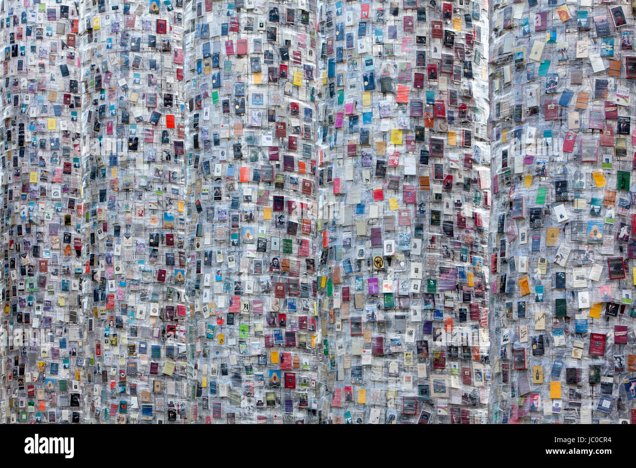'Il Partenone di libri' dell'Argentino artista concettuale Marta Minujin, documenta 14 mostra, 2017, Kassel, Germania, Europa Foto Stock