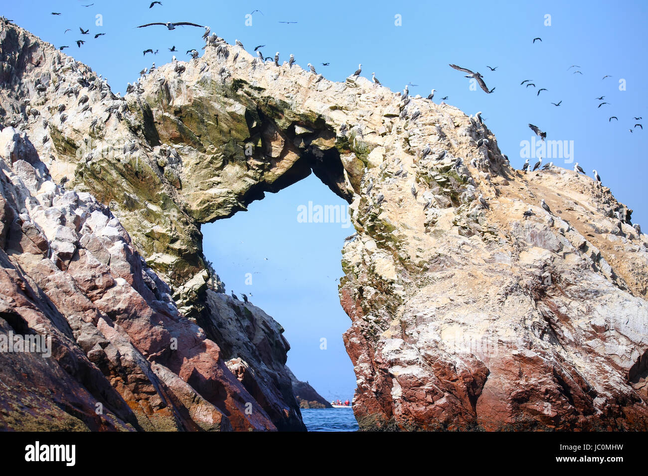Le formazioni rocciose in Isole Ballestas riserva in Perù. Isole Ballestas sono un importante santuario per la fauna marina Foto Stock