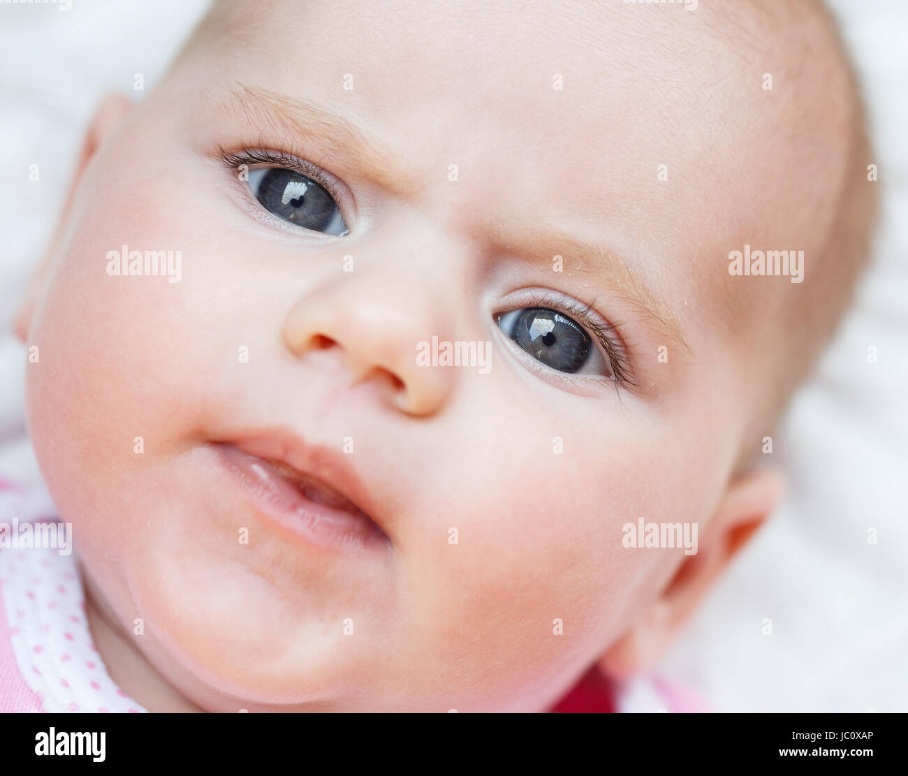 Cerca neonato - i primi due mesi di vita nuova Foto Stock