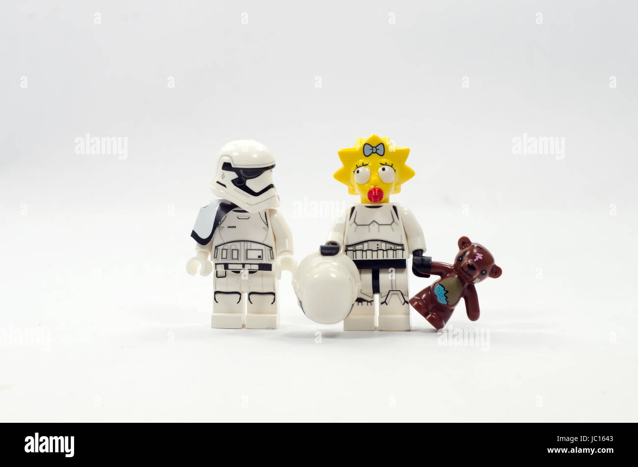 Lego minifigures Maggie Simpson indossano uniformi stromtrooper Foto Stock