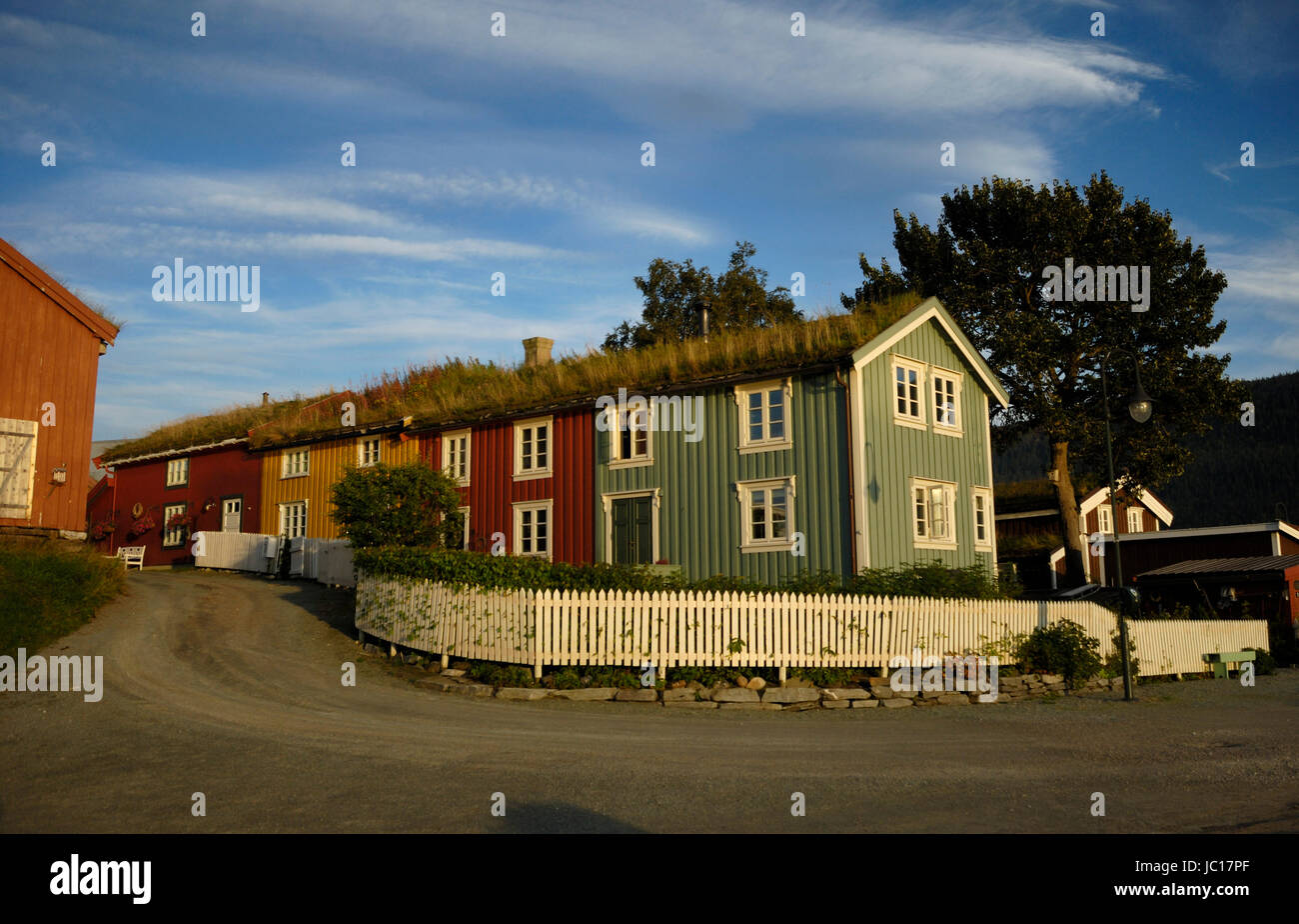 Holzhäuser am Moholmen, Mo i Rana, Nordland, Norwegen Foto Stock