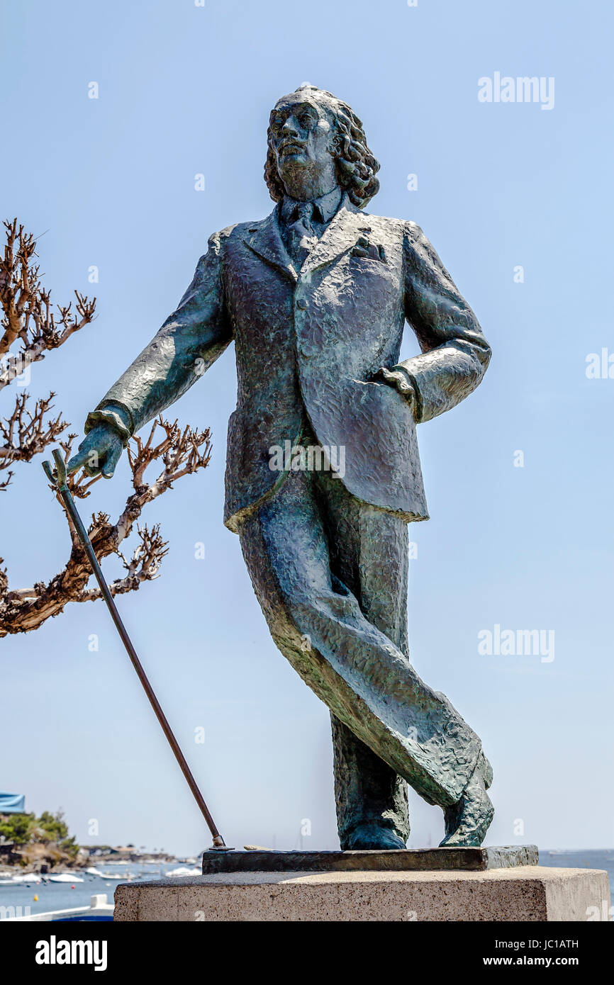 Salvador Dali statua nella spiaggia di Cadaques Catalogna, Spagna Foto Stock