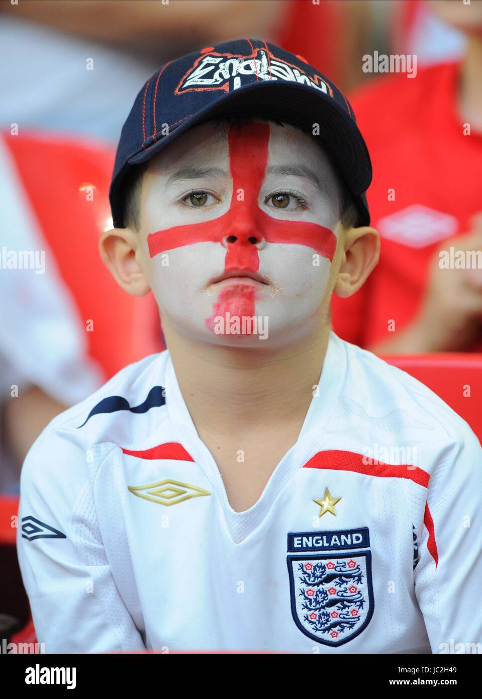 Giovani di Inghilterra Inghilterra ventola V UNGHERIA Wembley Stadium Londra Inghilterra 11 Agosto 2010 Foto Stock