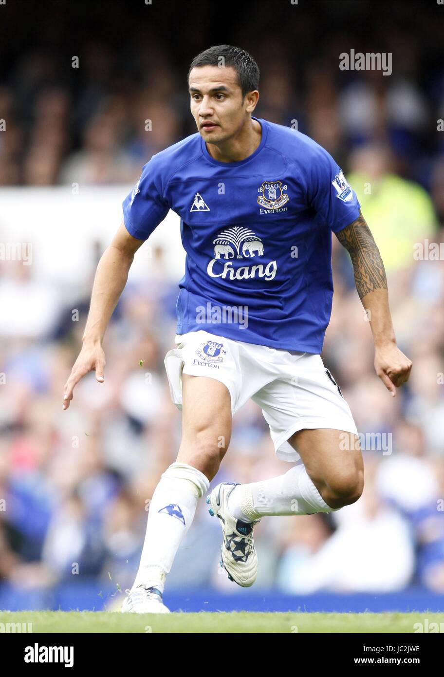 TIM CAHILL EVERTON V LUPI GOODISON PARK LIVERPOOL ENGLAND 21 Agosto 2010 Foto Stock