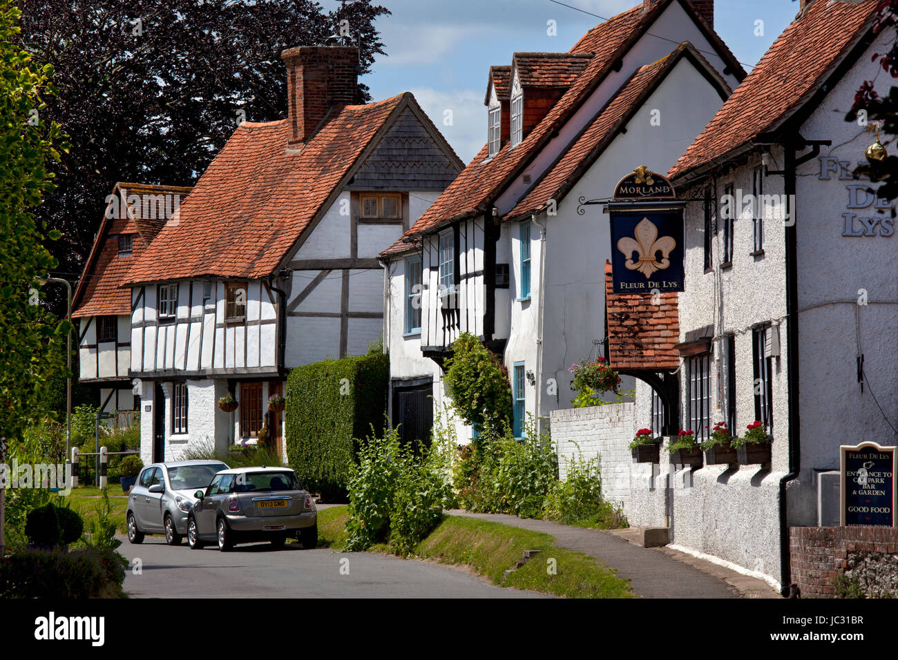 Village high street scene in Oriente Hagbourne,Oxfordshire,Inghilterra Foto Stock