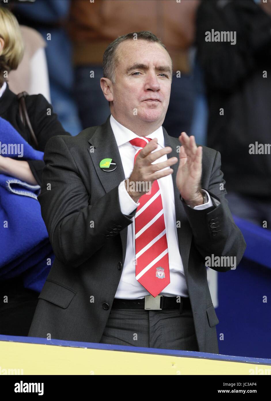 IAN AYRE Liverpool FC DIRETTORE COMMERCIALE LIVERPOOL DIRETTORE COMMERCIALE GOODISON PARK LIVERPOOL ENGLAND 17 Ottobre 2010 Foto Stock