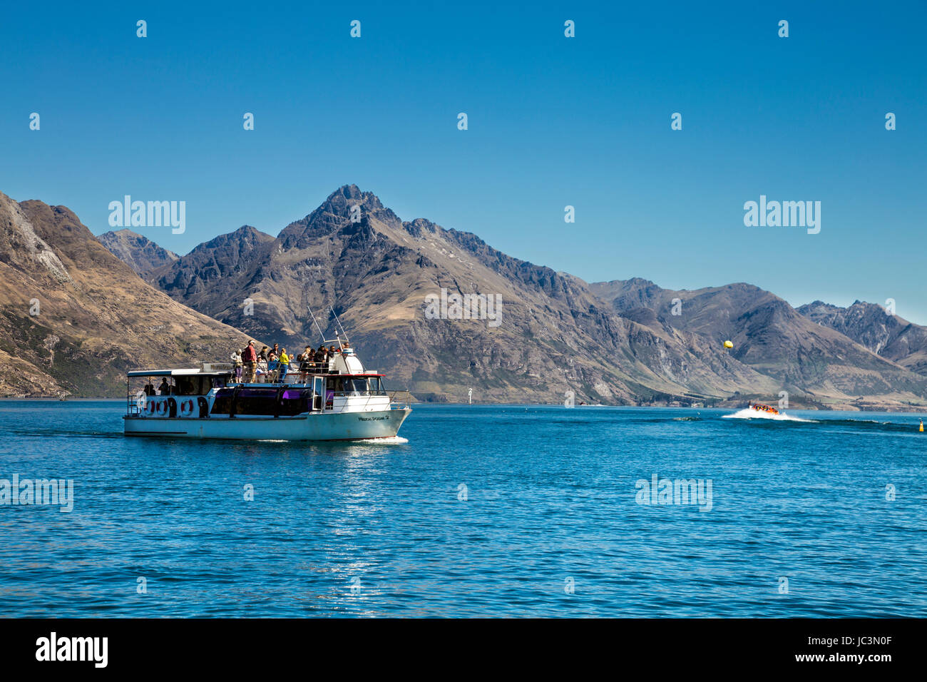 Un tour in barca sul Lago Wakatipu in Queenstown, Isola del Sud, Nuova Zelanda Foto Stock