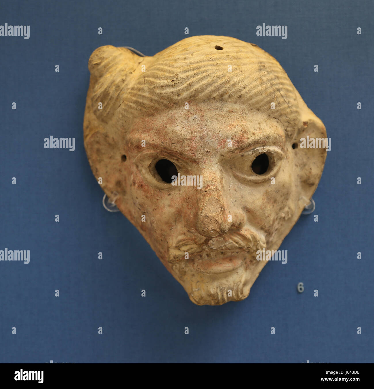 Maschera in terracotta di un tedesco Roman, probabilmente il made in Italy nel II secolo D.C. British Museum. Londra. Foto Stock
