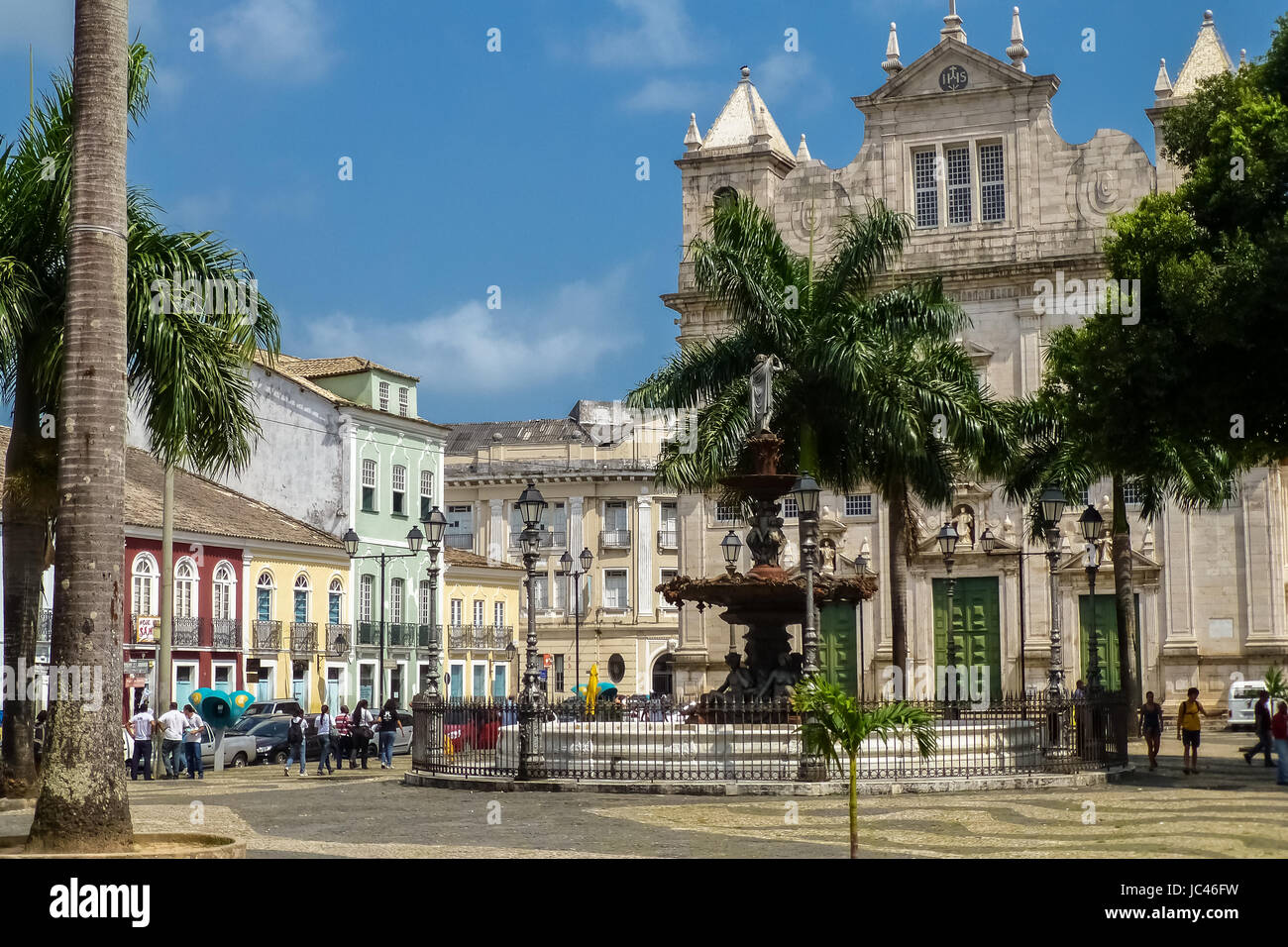 Terreiro de Jesus, famosa piazza nel cuore di Salvador de Bahia, Pelourinho,, Brasile Foto Stock