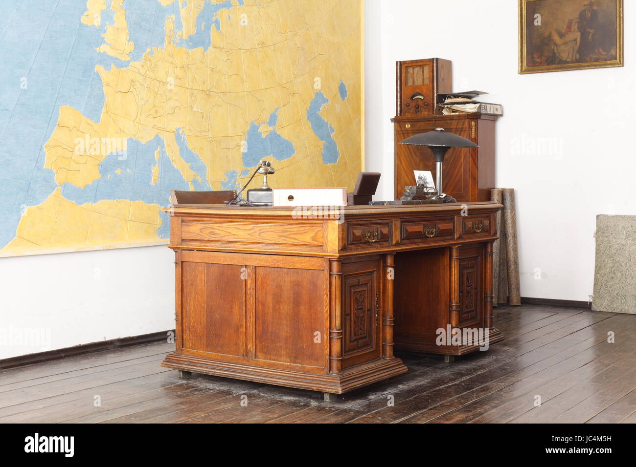 Oscar Schindler Office Desk , Oskar Schindler's Factory, Museo storico di Cracovia , Cracovia, Piccola Polonia, Europa Foto Stock