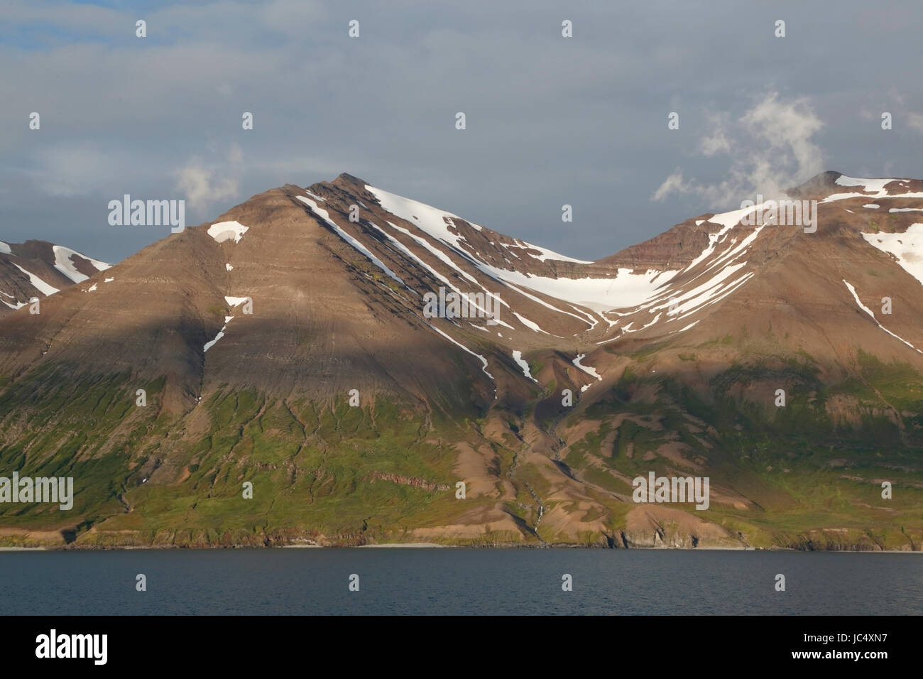 Akureyri, Islanda, che mostra paesaggi geologici Foto Stock