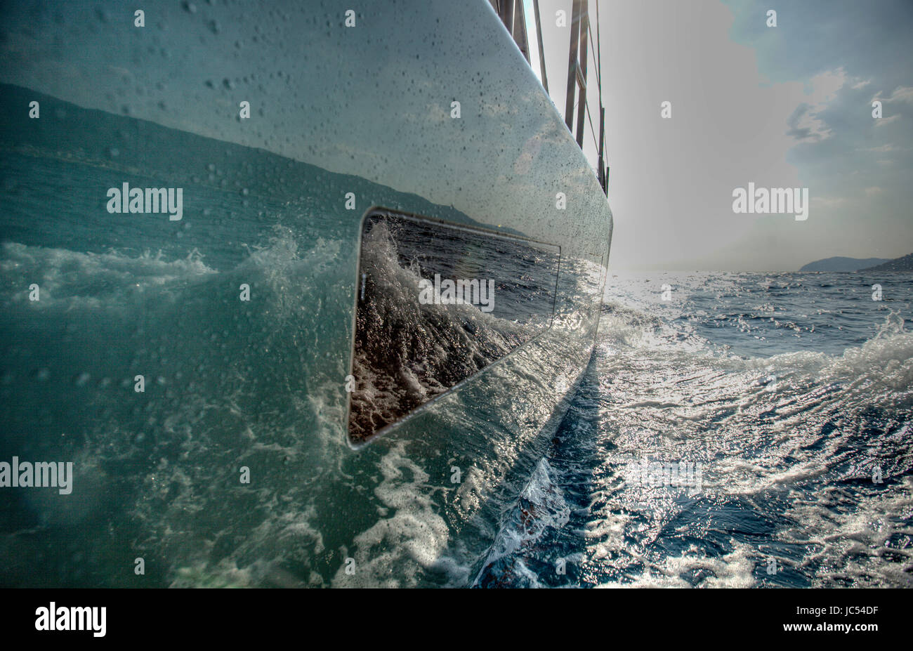 Nacira 67 progettato da Axel de Beaufort e creato/gestiti da spruzzare Yachting Management. Il risultato è una vasta pianificazione della forma dello scafo dotato di una chiglia canting, twin il timone di direzione e di sistema a 30 m di altezza del montante di rotazione. Foto Stock