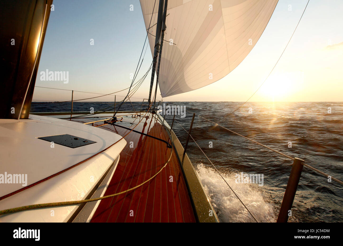 Nacira 67 progettato da Axel de Beaufort e creato/gestiti da spruzzare Yachting Management. Il risultato è una vasta pianificazione della forma dello scafo dotato di una chiglia canting, twin il timone di direzione e di sistema a 30 m di altezza del montante di rotazione. Foto Stock