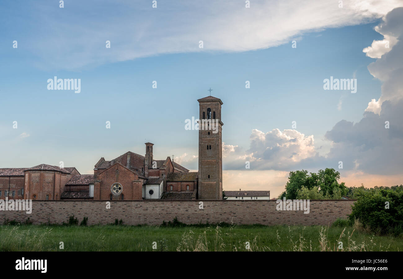 L' Abbazia di Chiaravalle della Colomba Foto Stock