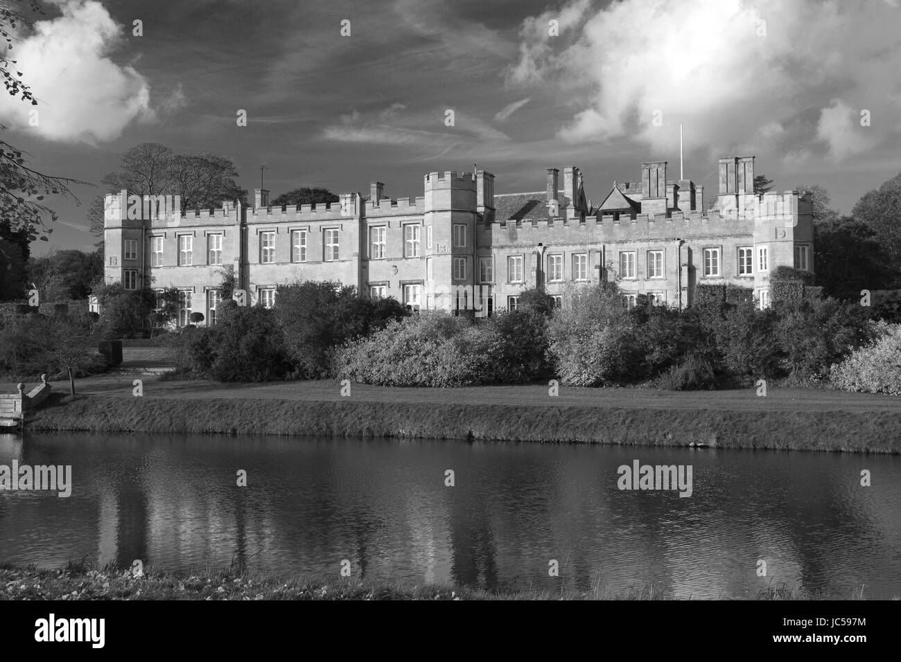 La casa a Deene Park sede della famiglia Brudenell fin dal 1514, vicino a Corby, Northamptonshire county, Inghilterra Foto Stock