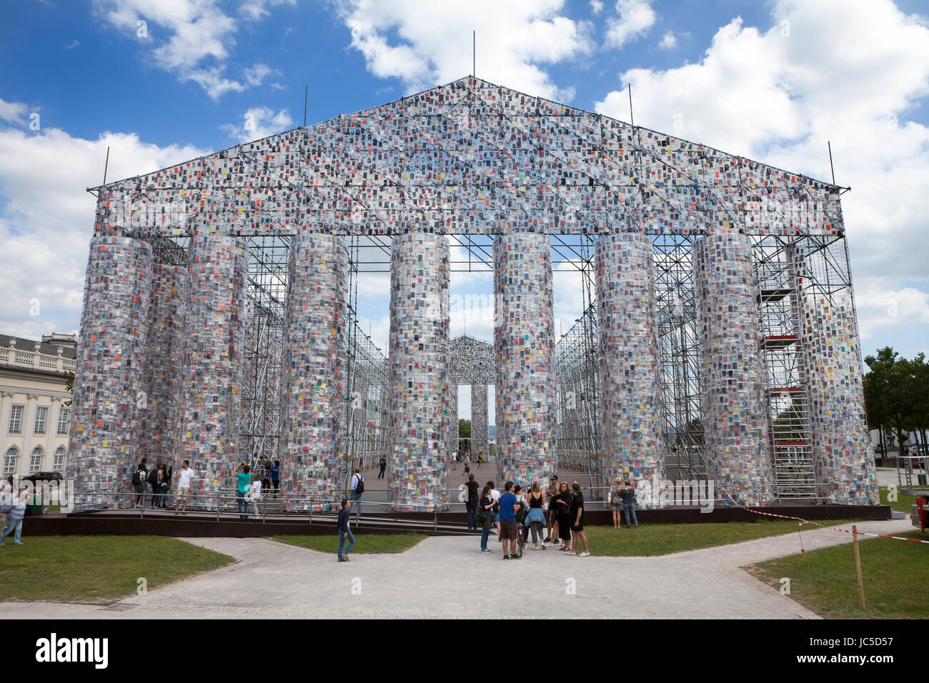 'Il Partenone di libri' dell'Argentino artista concettuale Marta Minujin, documenta 14 mostra, 2017, Kassel, Germania, Europa Foto Stock