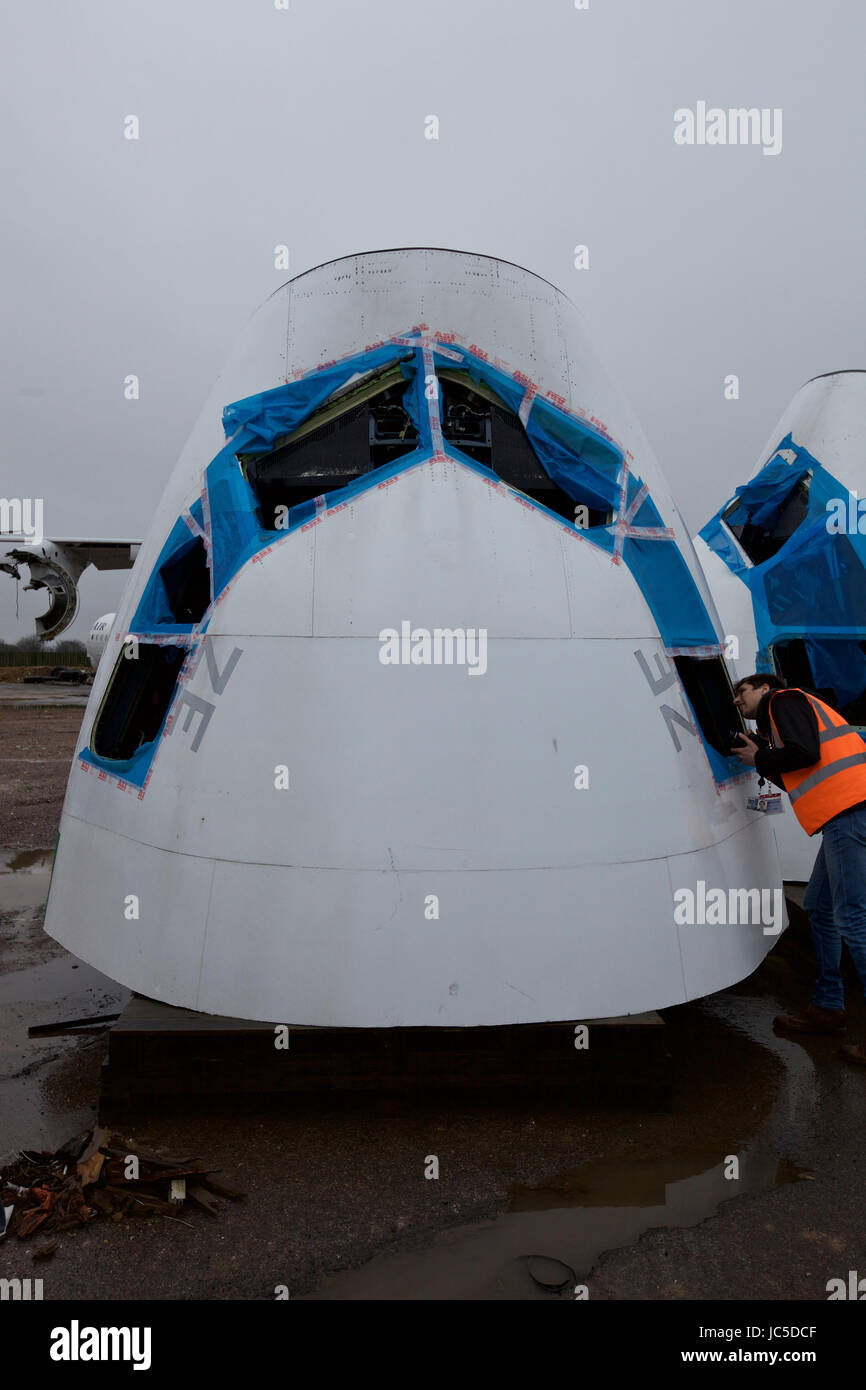 Dove gli aerei passeggeri vai a morire. Il Cockpit di pensionati aerei sono spesso presi off per l'uso nella formazione di personale di volo o in film Foto Stock
