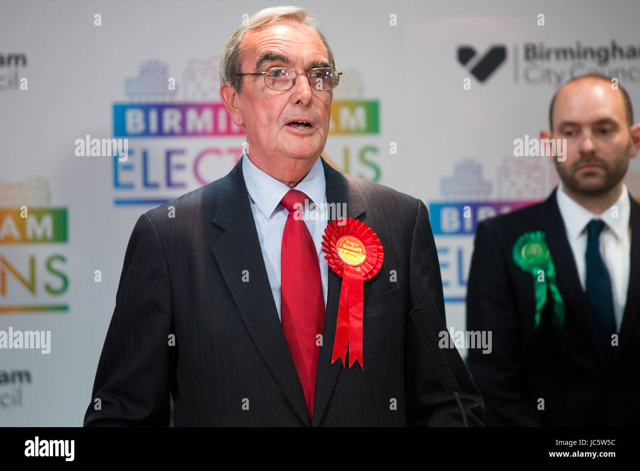 La manodopera MP Roger Godsiff mantenendo la sua Birmingham Hall sedile verde alle elezioni generali 2017 Foto Stock