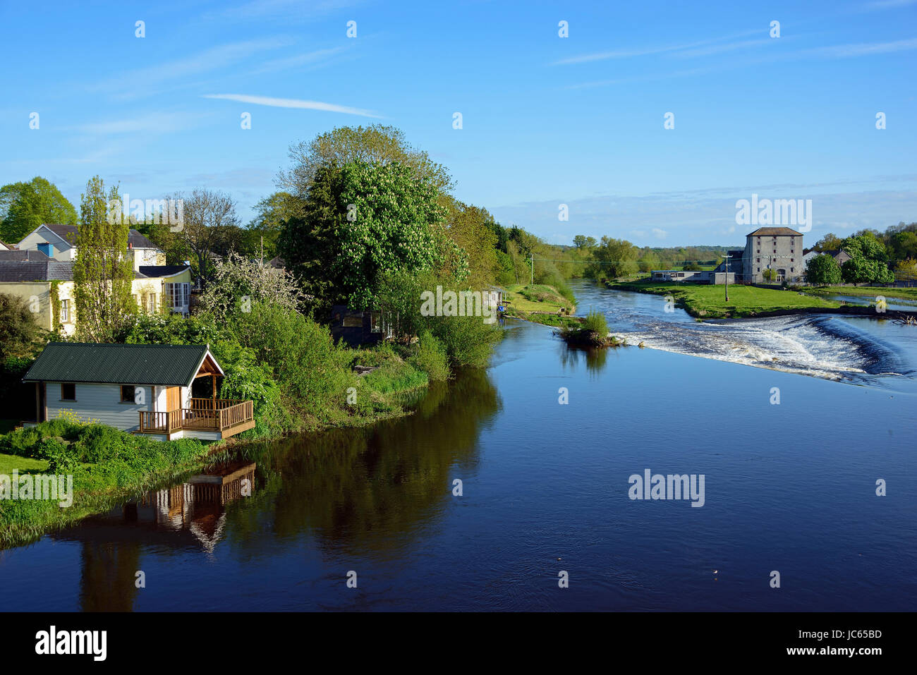 Bennettsbridge, fiume Nora, nella Contea di Kilkenny, Irlanda, Gran Bretagna / Fiume Nore Fluss, Grafschaft Kilkenny, Irlanda, Großbritannien / Fluss Foto Stock