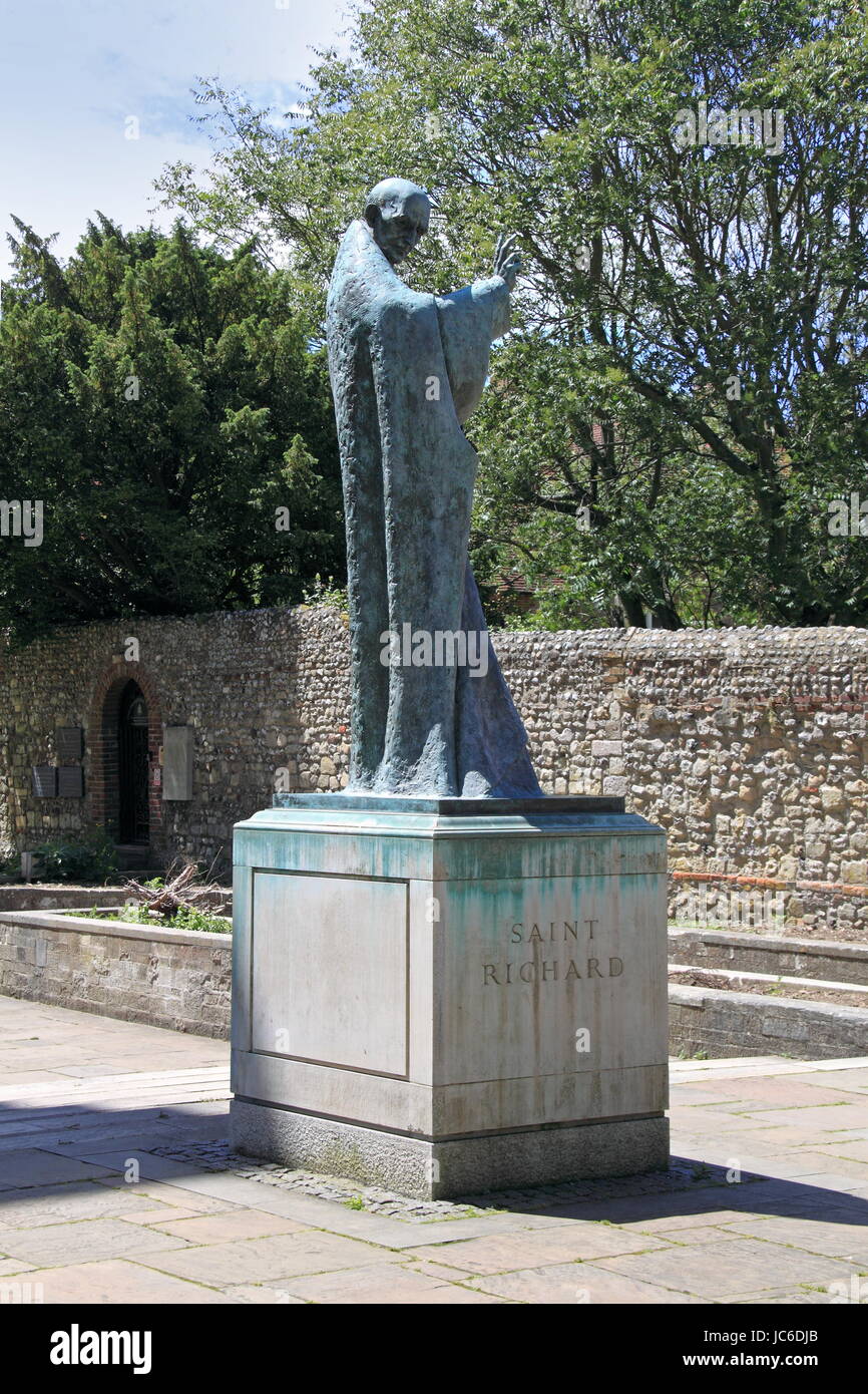Statua di San Riccardo di Chichester Cathedral, Chichester, West Sussex, in Inghilterra, in Gran Bretagna, Regno Unito, Gran Bretagna, Europa Foto Stock
