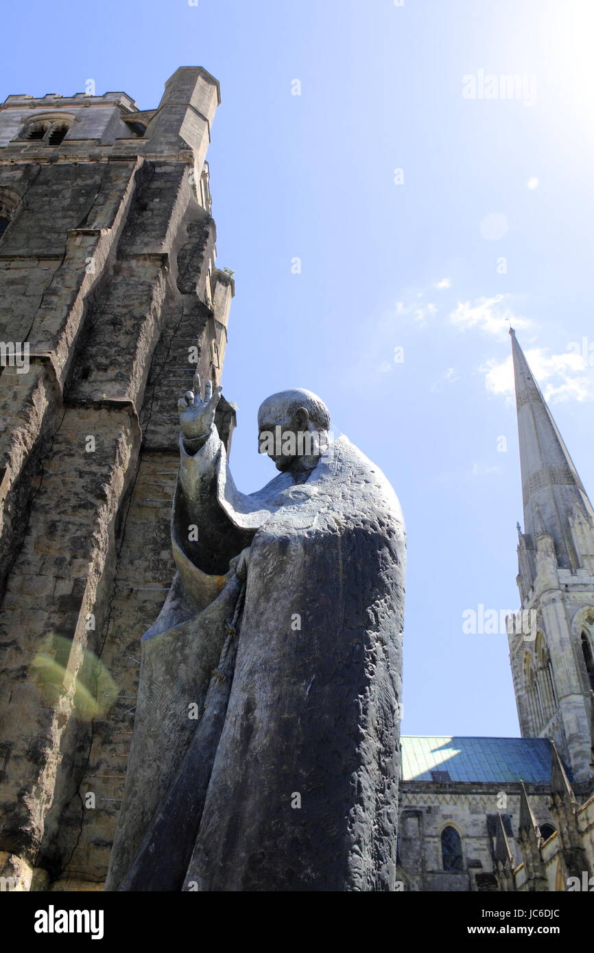 Statua di San Riccardo di Chichester Cathedral, Chichester, West Sussex, in Inghilterra, in Gran Bretagna, Regno Unito, Gran Bretagna, Europa Foto Stock