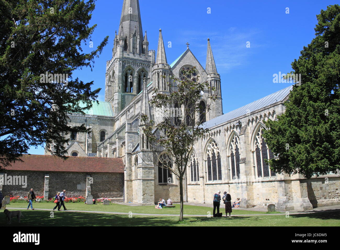 Chichester Cathedral (formalmente la Chiesa Cattedrale della Santissima Trinità), Chichester, West Sussex, in Inghilterra, in Gran Bretagna, Regno Unito, Gran Bretagna, Europa Foto Stock