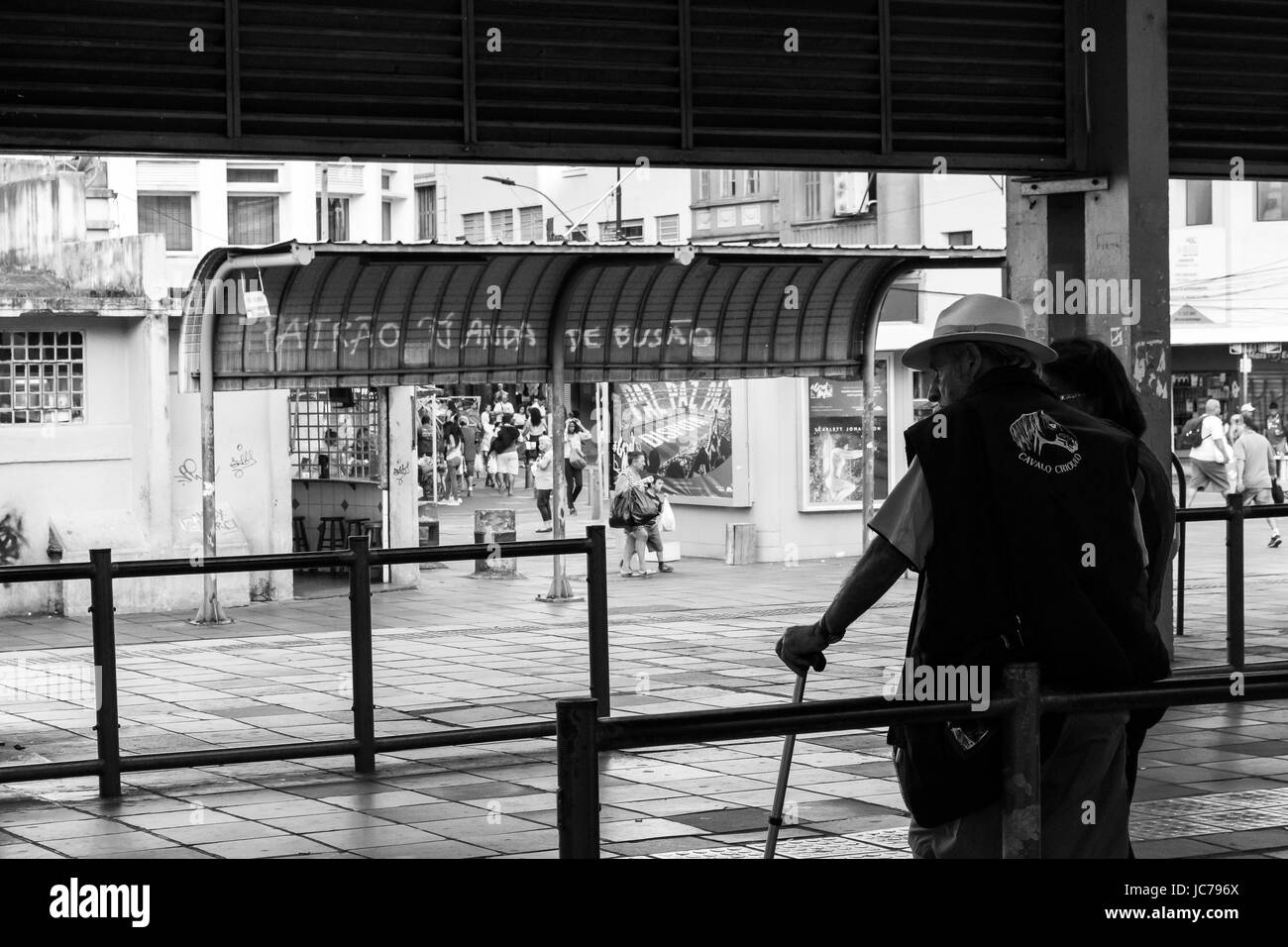 Il vecchio uomo della strada Foto Stock