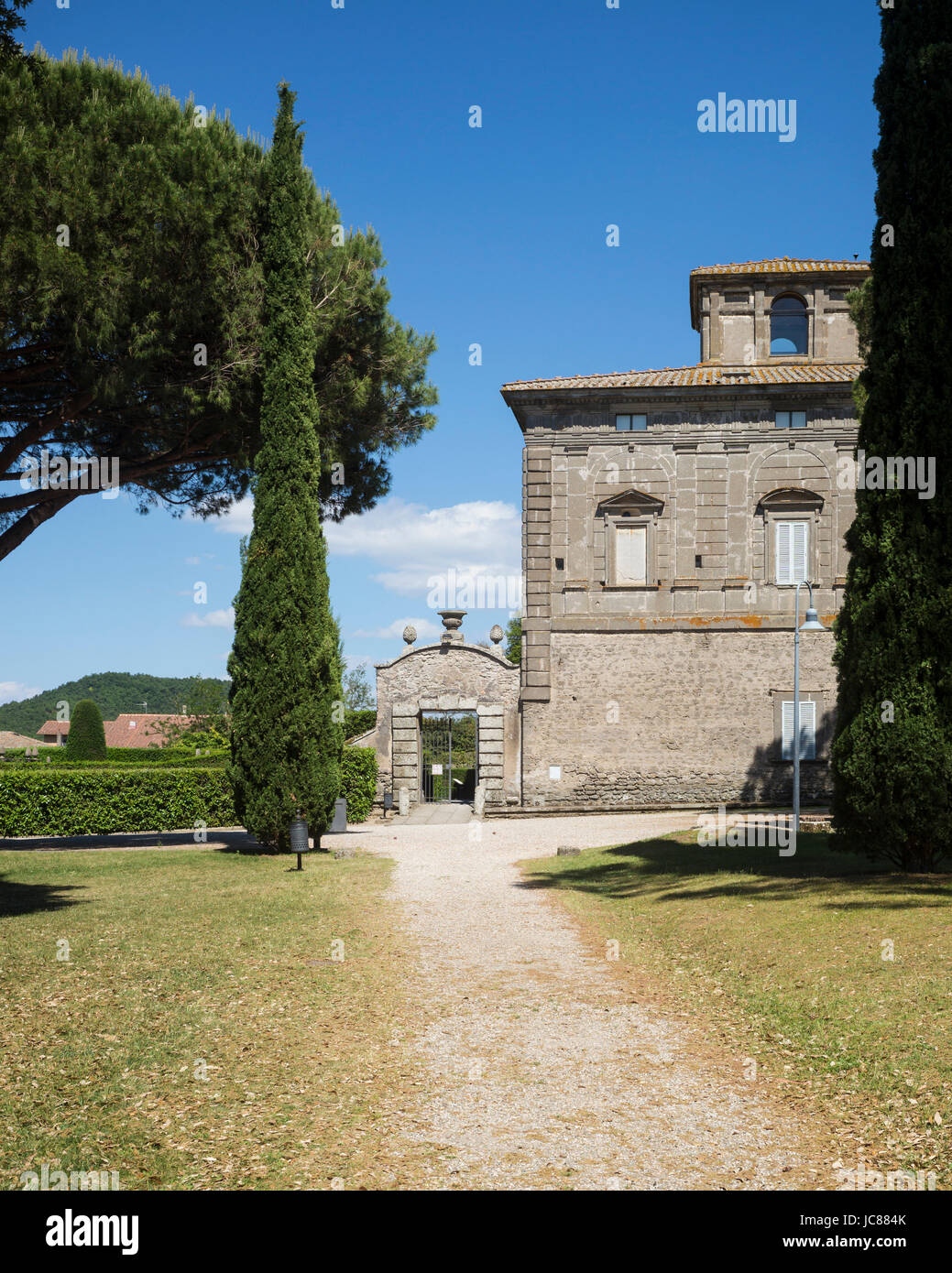 Bagnaia. Viterbo. L'Italia. Ingresso inferiore al XVI secolo in stile manierista Villa Lante e giardini, commissionata dal cardinale Gianfrancesco Gambara. Foto Stock