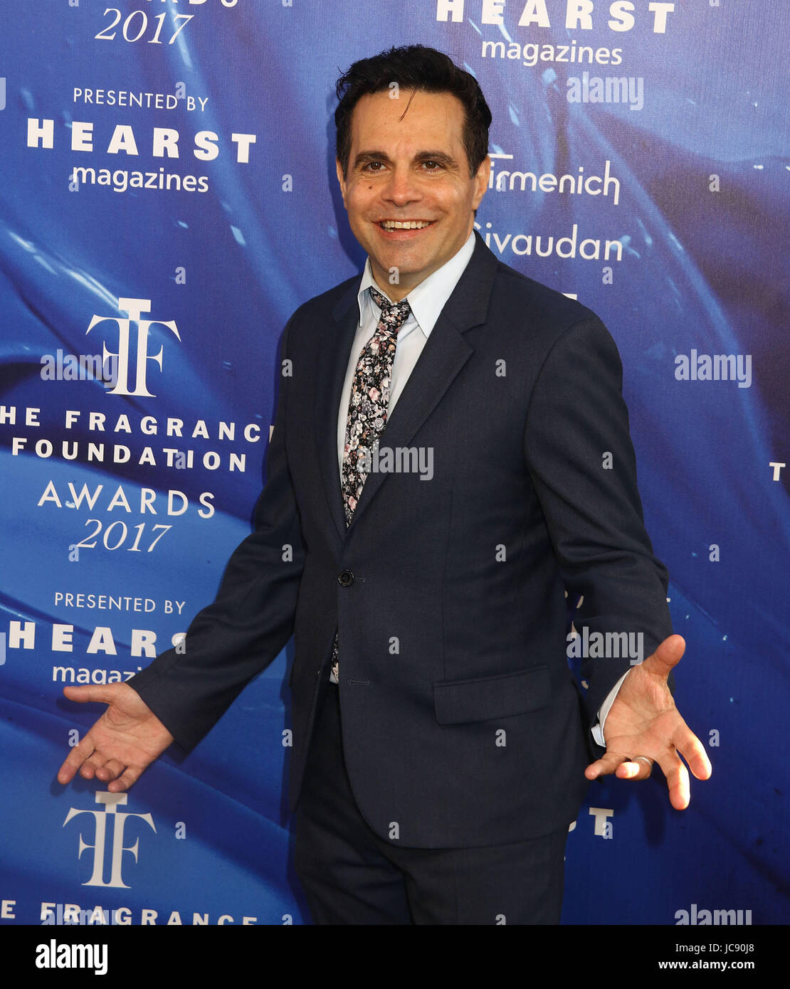 New York, New York, Stati Uniti d'America. 14 Giugno, 2017. Attore MARIO CANTONE assiste il 2017 Fragrance Foundation Awards tenutosi a Alice Tully Hall in Lincoln Center. Credito: Nancy Kaszerman/ZUMA filo/Alamy Live News Foto Stock