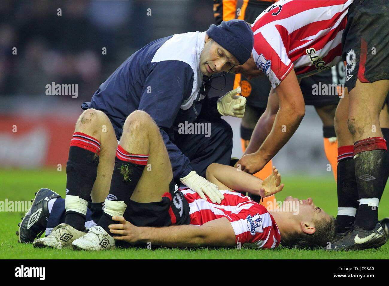 JORDAN HENDERSON SMORFIE CON SUNDERLAND V Wigan Athletic STADIUM DI LUCE SUNDERLAND INGHILTERRA 06 Febbraio 2010 Foto Stock