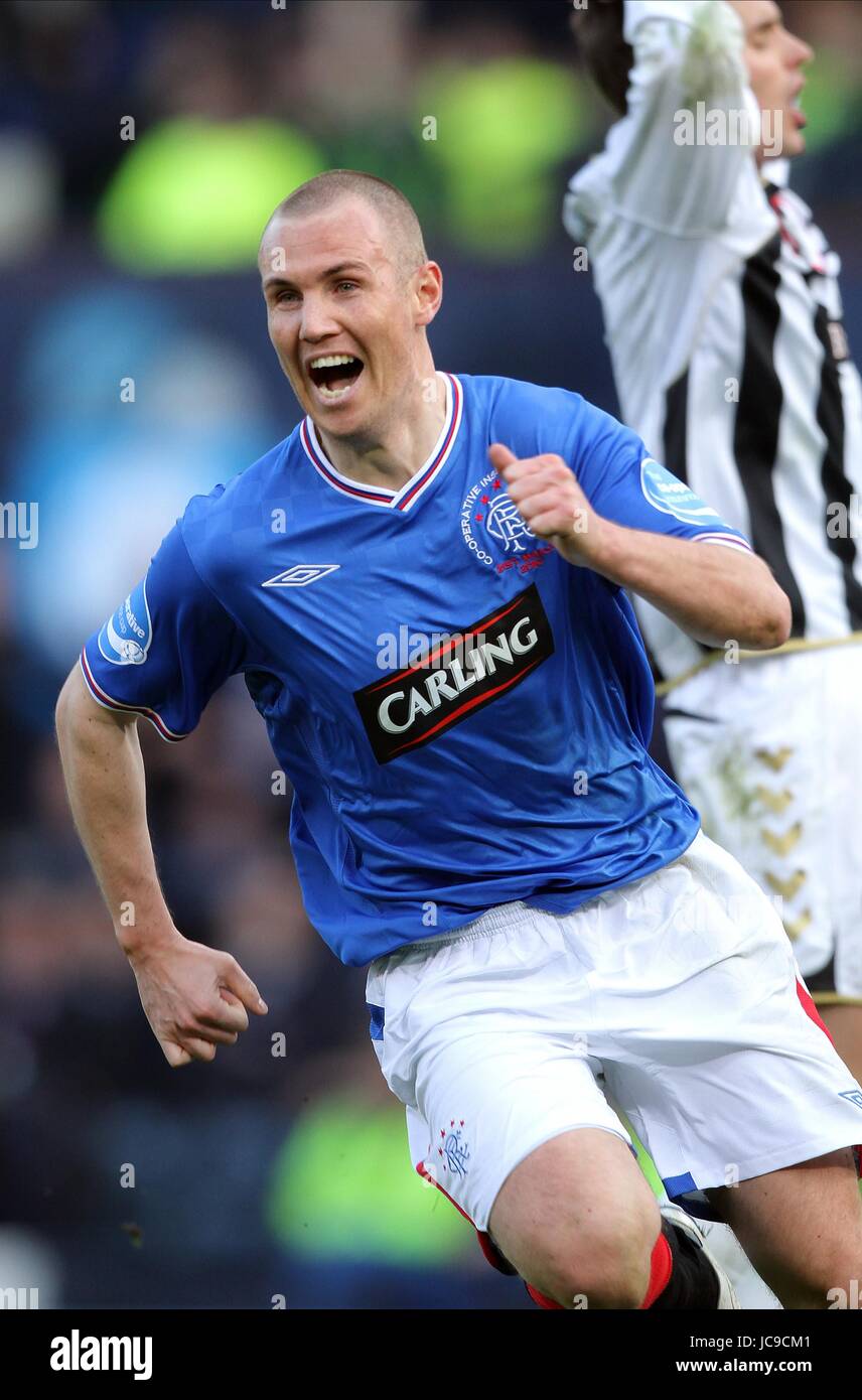 KENNY MILLER CELEBRA.St Mirren FC V Rangers FC HAMPDEN PARK GLASGOW Scozia 21 Marzo 2010 Foto Stock