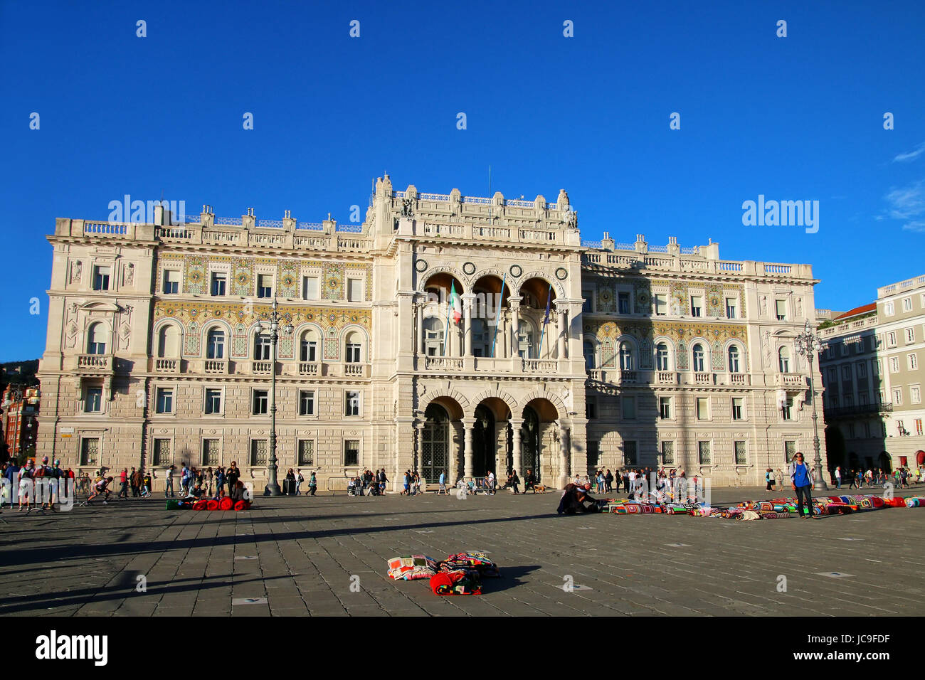 Palazzo del Governo sulla Piazza Unita d'Italia a Trieste, Italia. Trieste è la capitale della regione autonoma Friuli Venezia Giulia Foto Stock