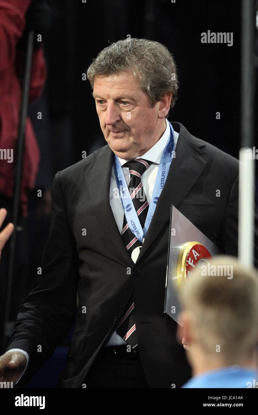 ROY HODGSON con medaglia placca EUROPA FINALE DI COPPA EUROPA CUP FINAL HSH Nordbank Arena Amburgo Germania 12 Maggio 2010 Foto Stock