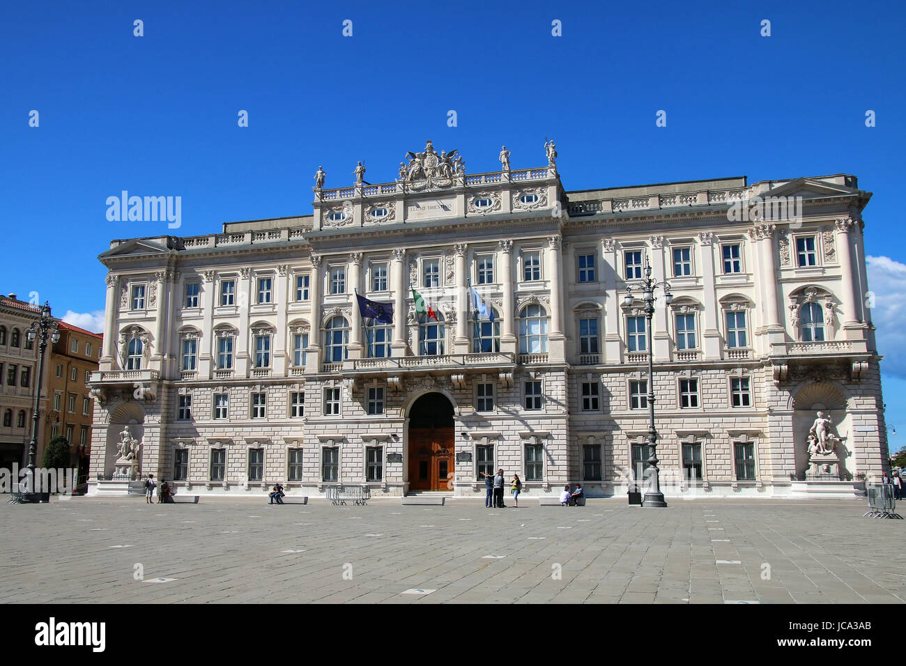 Palazzo del Lloyd Triestino su Piazza Unita d'Italia a Trieste, Italia. Trieste è la capitale della regione autonoma Friuli Venezia Giulia Foto Stock