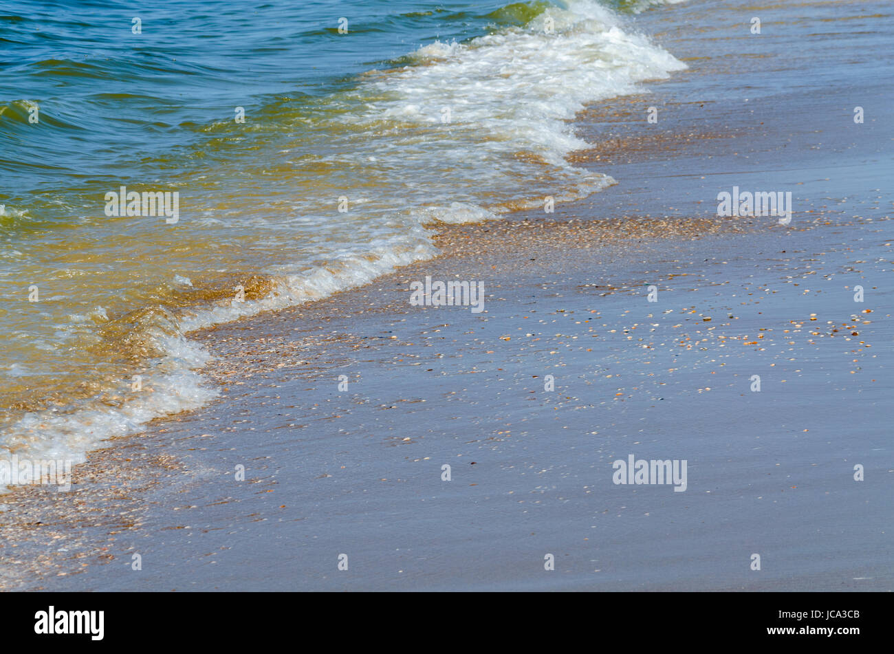 Strand, sabbia, Sonne und Meer, Meerblick vom Strand aus. Foto Stock