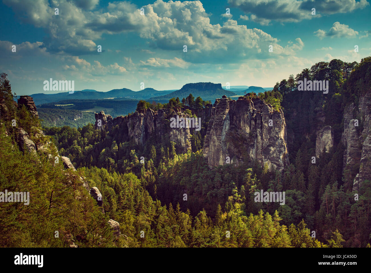 Le montagne in Germania Paesaggio estivo Foto Stock