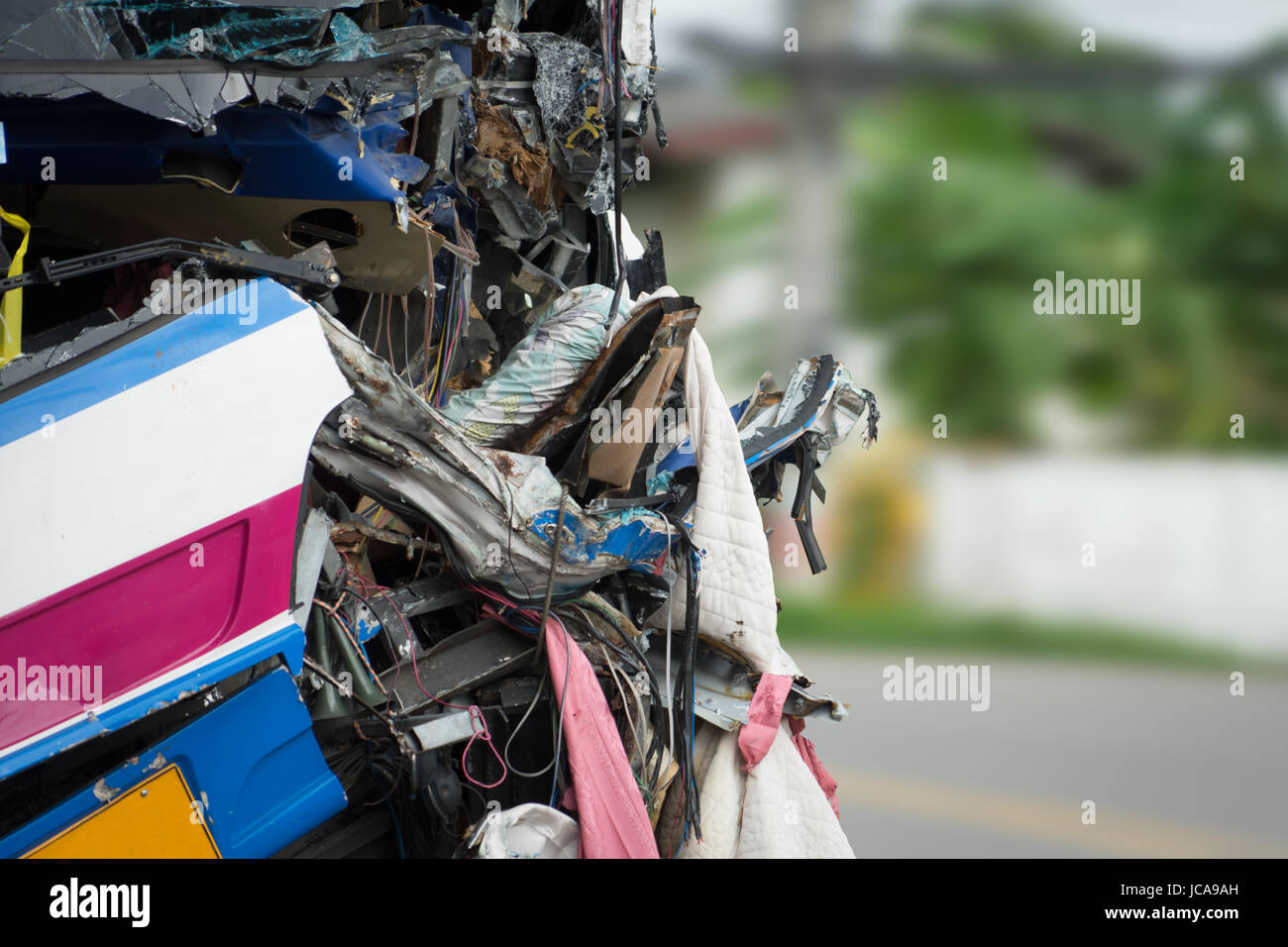 Relitto di bus danni da incidente assicurazione auto Foto Stock