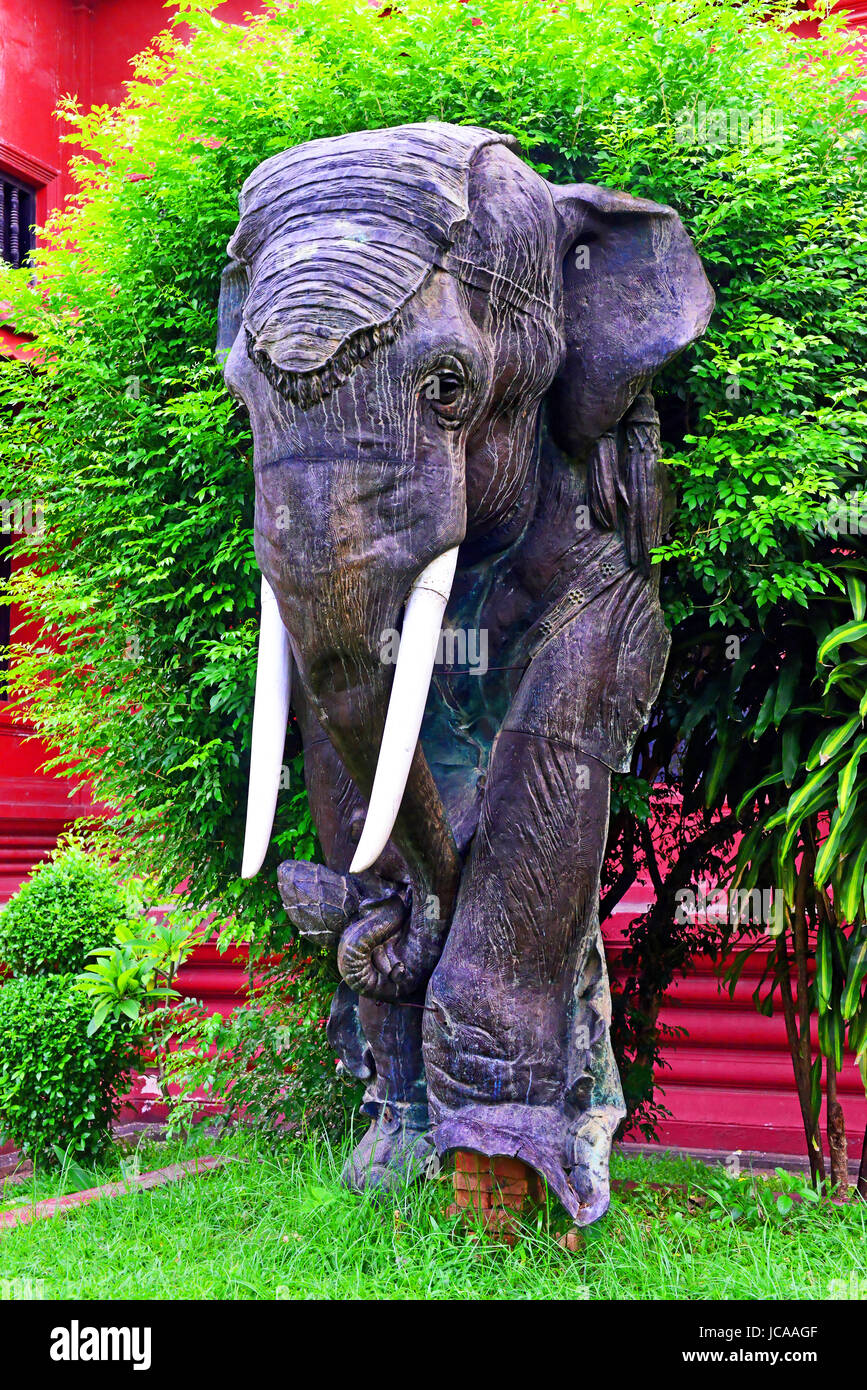 Grande elefante carving museo nazionale di Phnom Penh Foto Stock