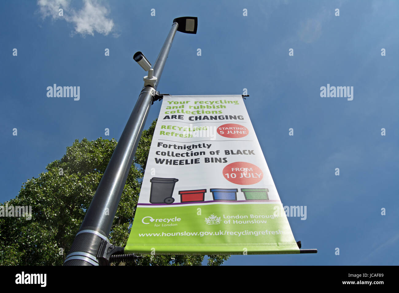 Hounslow consiglio banner consigliando di cambiamenti di spazzatura e le collezioni di riciclaggio Foto Stock