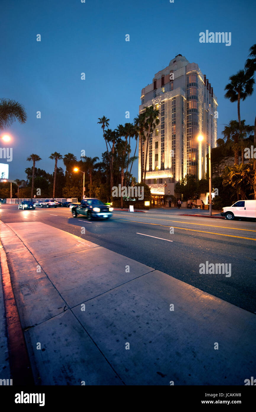 Lo storico art deco Sunset Tower Hotel sulla Sunset Strip di Los Angeles, CA Foto Stock