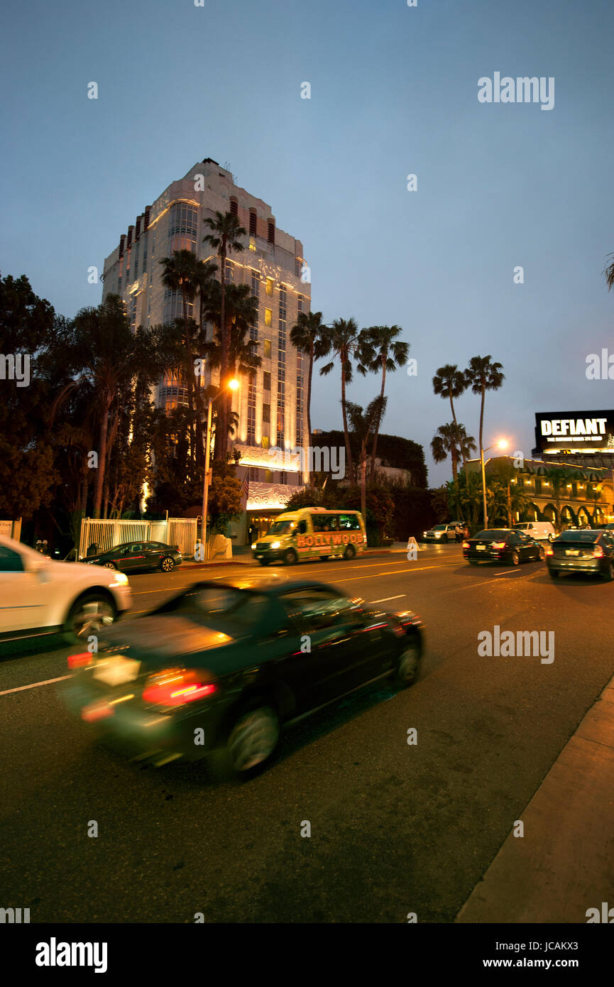 Lo storico art deco Sunset Tower Hotel sulla Sunset Strip di Los Angeles, CA Foto Stock