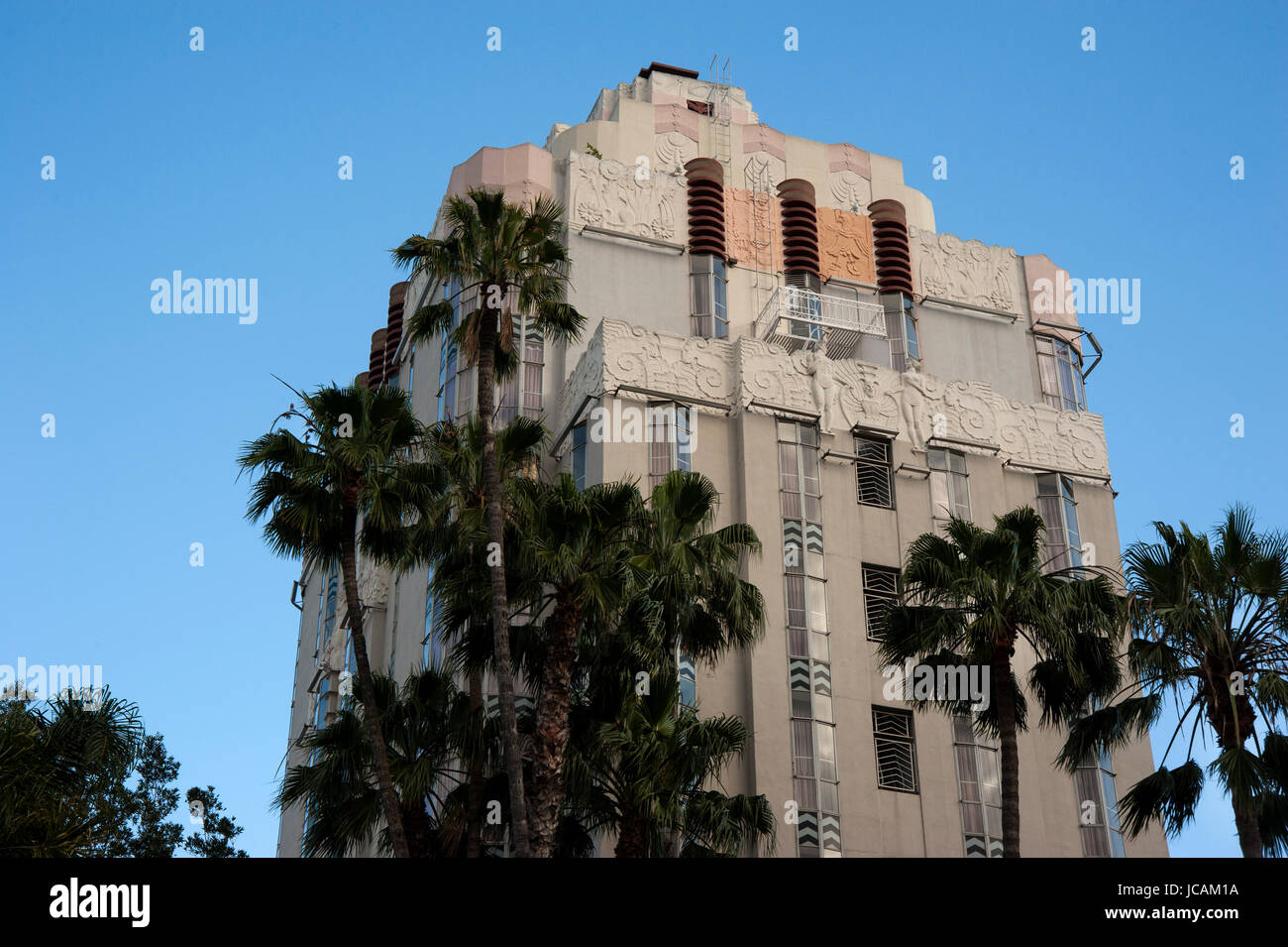 L'art deco Sunset Tower Hotel sulla Sunset Strip di Los Angeles, CA Foto Stock