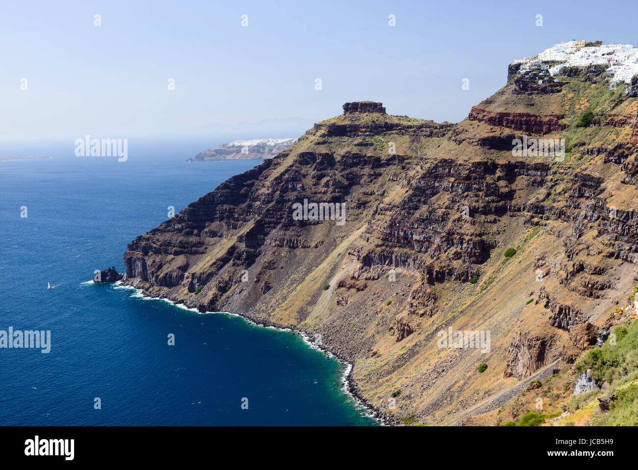 Splendida vista dell'isola di Santorini, con caldera e sul Mar Egeo, Grecia Foto Stock