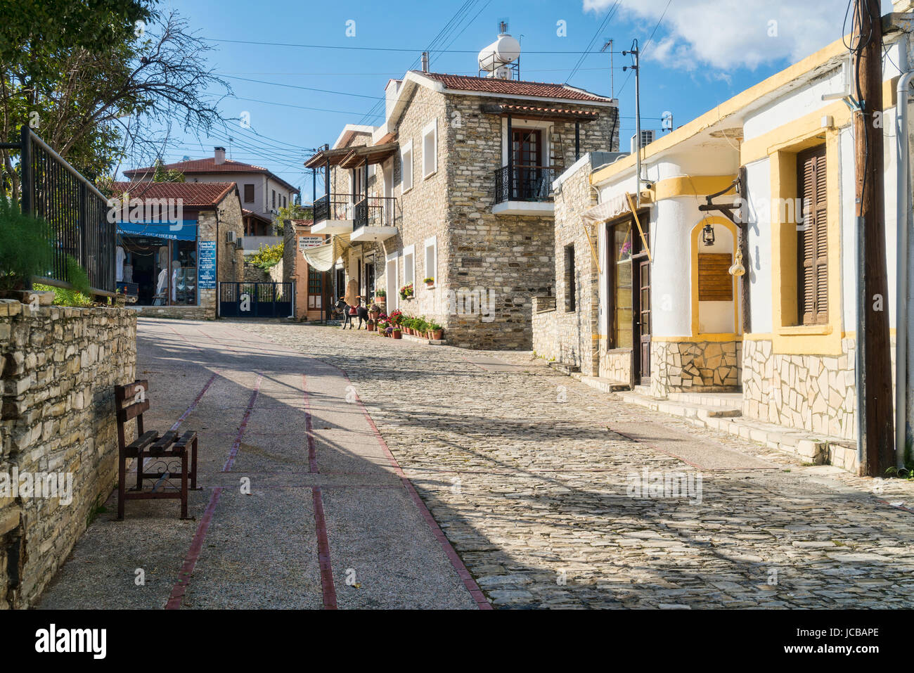 Strade strette, Kato Lefkara, distretto di Larnaca, Cipro Foto Stock