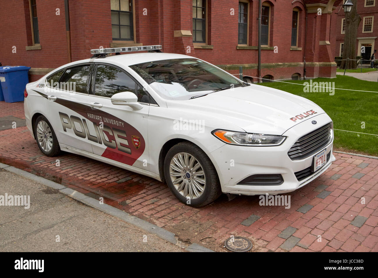 La Harvard University campus pattuglia di polizia veicolo Boston STATI UNITI D'AMERICA Foto Stock