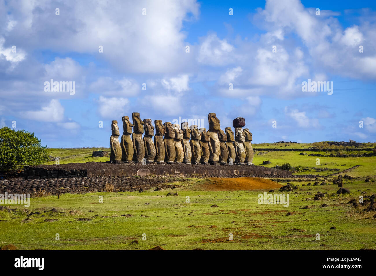 Moais statue, ahu Tongariki, isola di pasqua, Cile Foto Stock